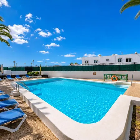 Chez Carmen Allegranza - Pool View - By Lanzarote *